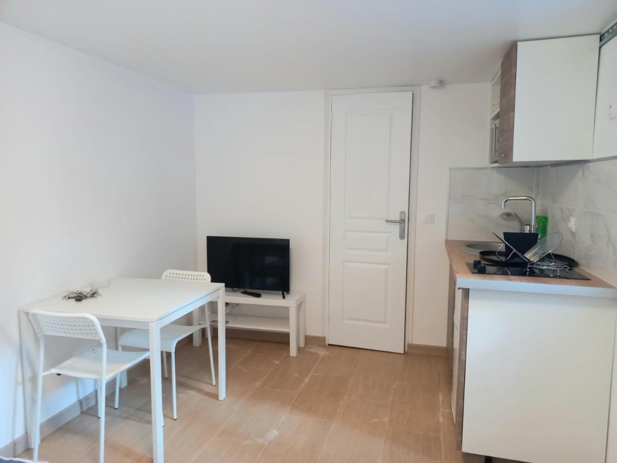 Super Appartement Au Centre Ville De Rosny Sous Bois Luaran gambar
